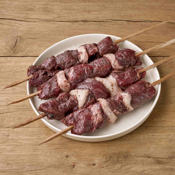 Шашлык из вырезки с курдюком на шпажках 900 гр.